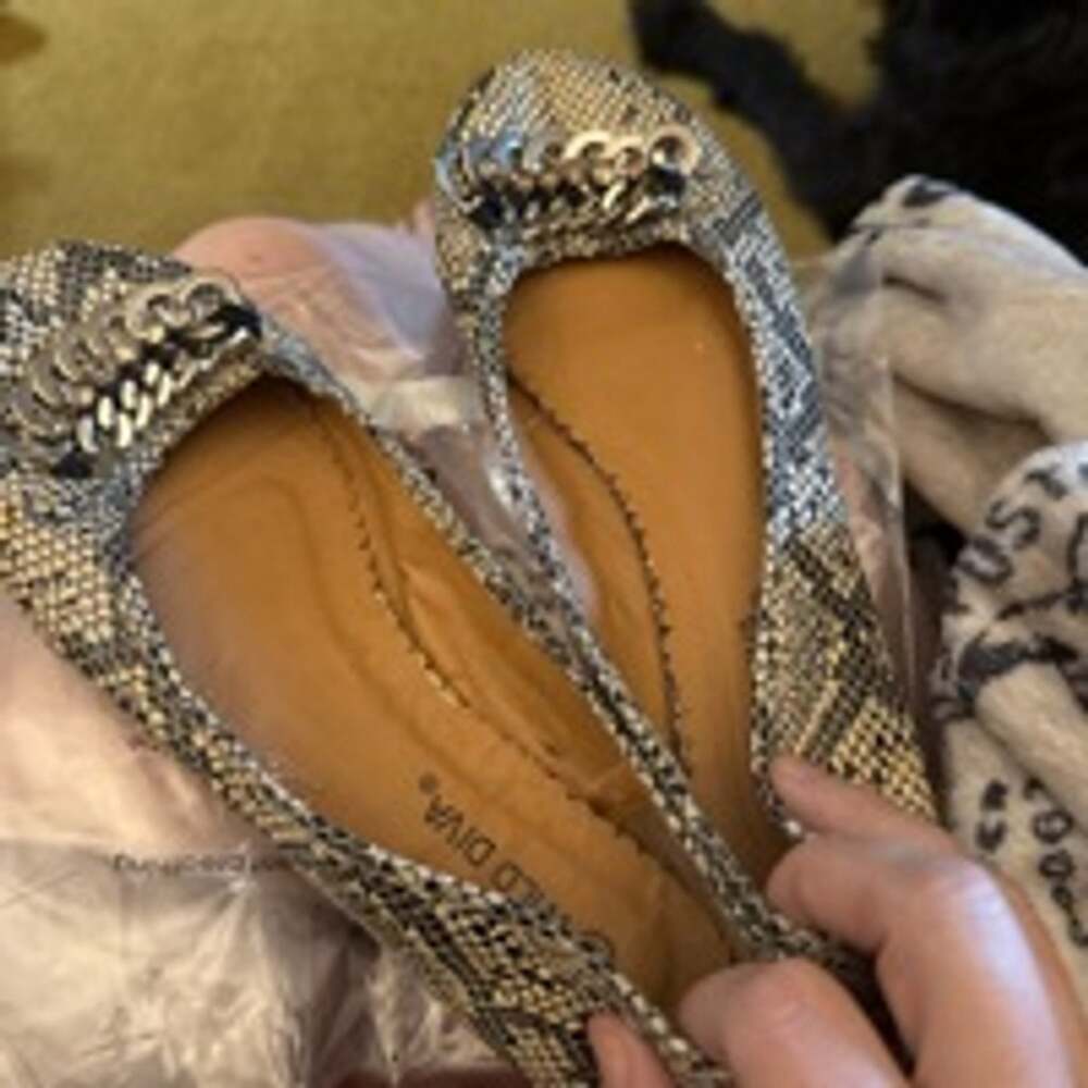 Women's Wild Diva Flats Size 8 1/2 Gray Snake Print item 0029